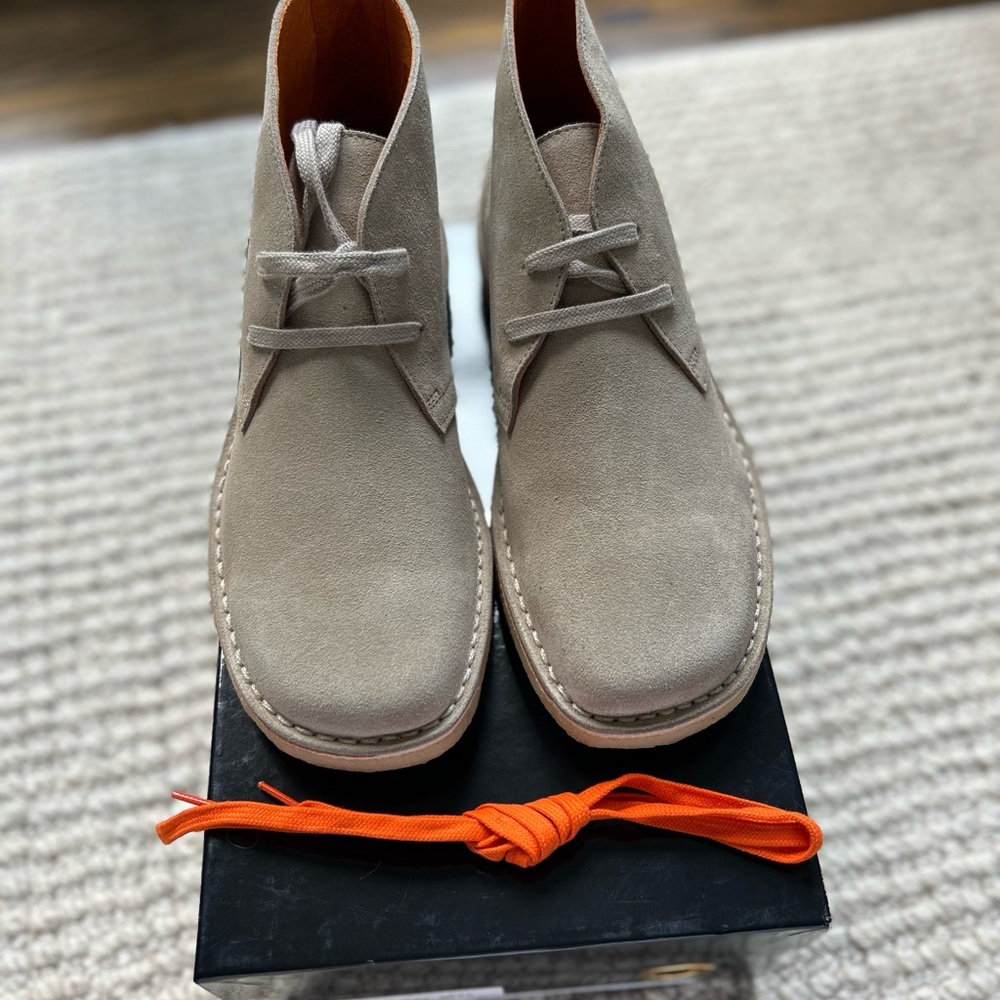 Men's Classic Chukka Boots - Beige Suede